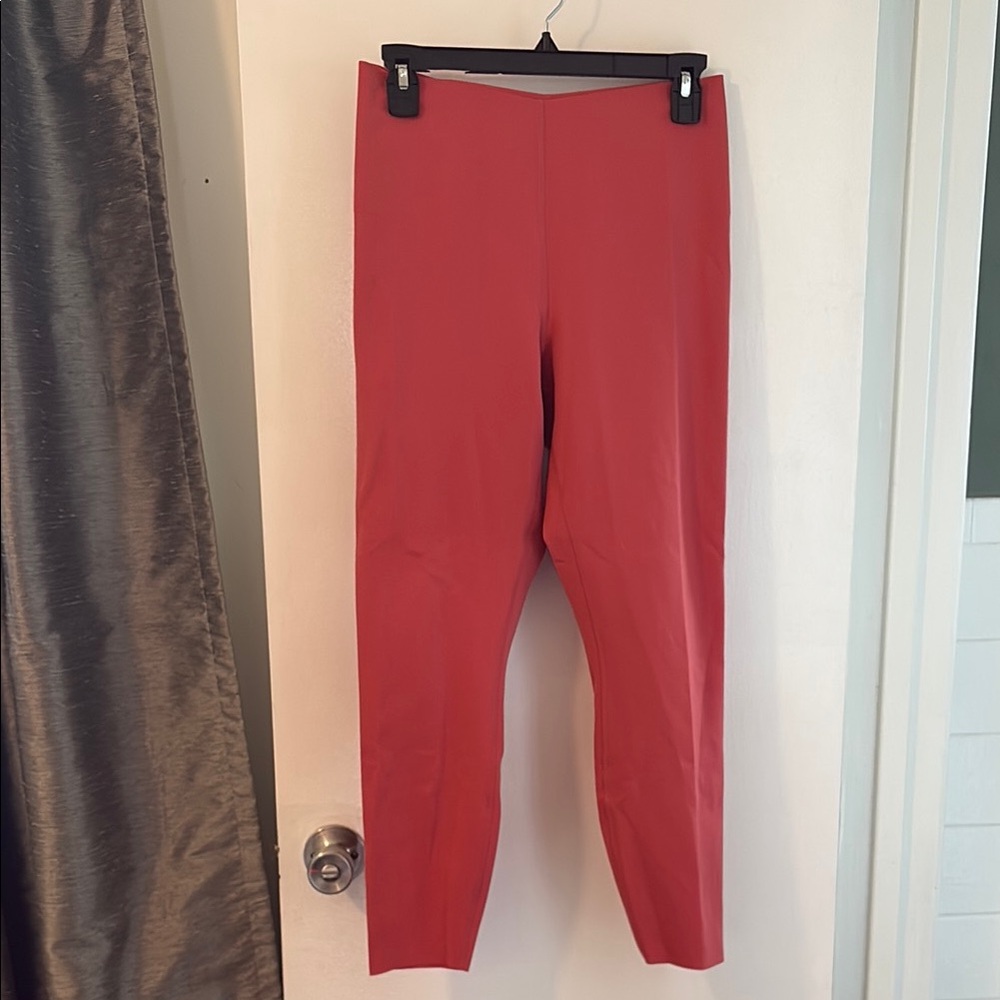 Lululemon Athletica coral Ankle Cropped Pants